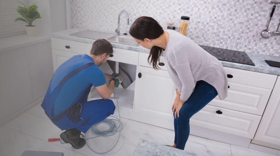 Expert burst pipe repair services in Loudonville, OH